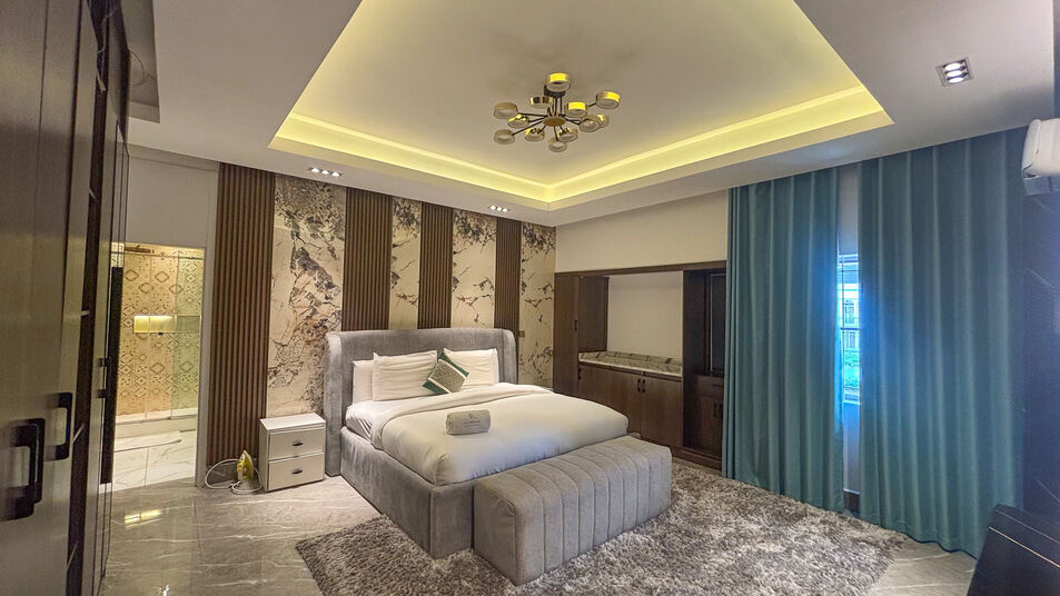 B33-Luxury one Bedroom Apartment