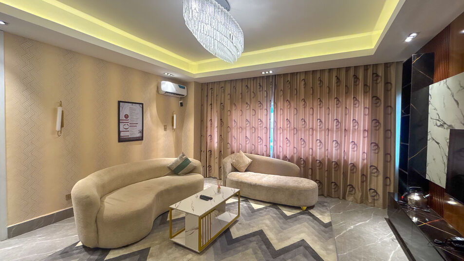 B36-Luxury One Bedroom Apartment