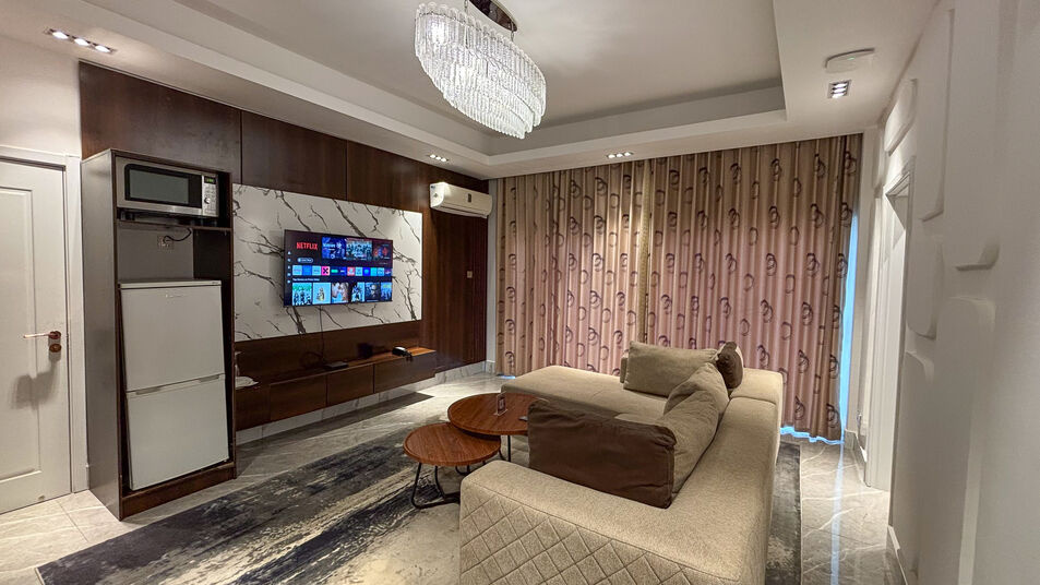 B24-Luxury 2 Bedroom Apartment